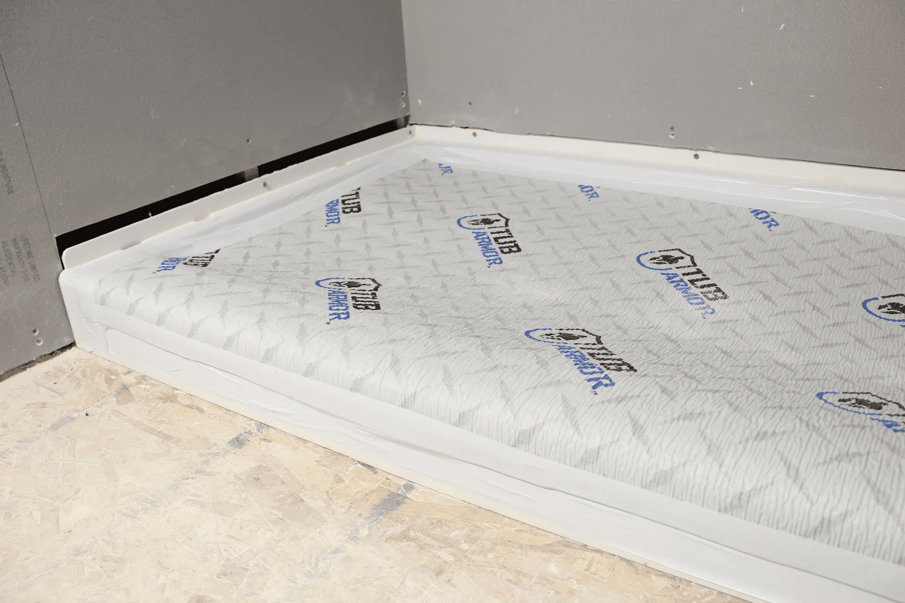Top Benefits of Installing a Bathtub Cover Protector
